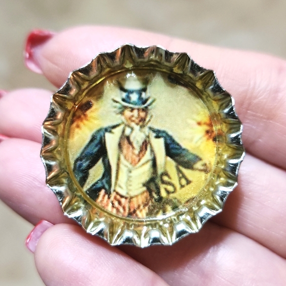 Anthropologie Set Of 6 Patriotic Bottle Cap Pins - Picture 5 of 6